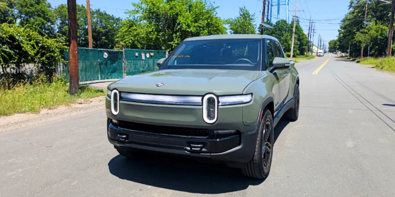 Rivian R1S
